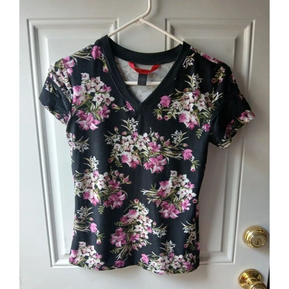 Hot Kiss Black V-Neck Short Sleeve Tee with Pink & White Floral Bouquet